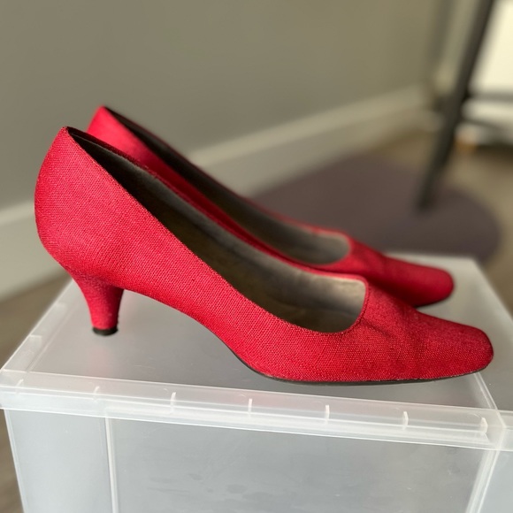 AEROSOLES | Shoes | Aerosoles Cheerful Redish Fabric Pumps Kitten Heel